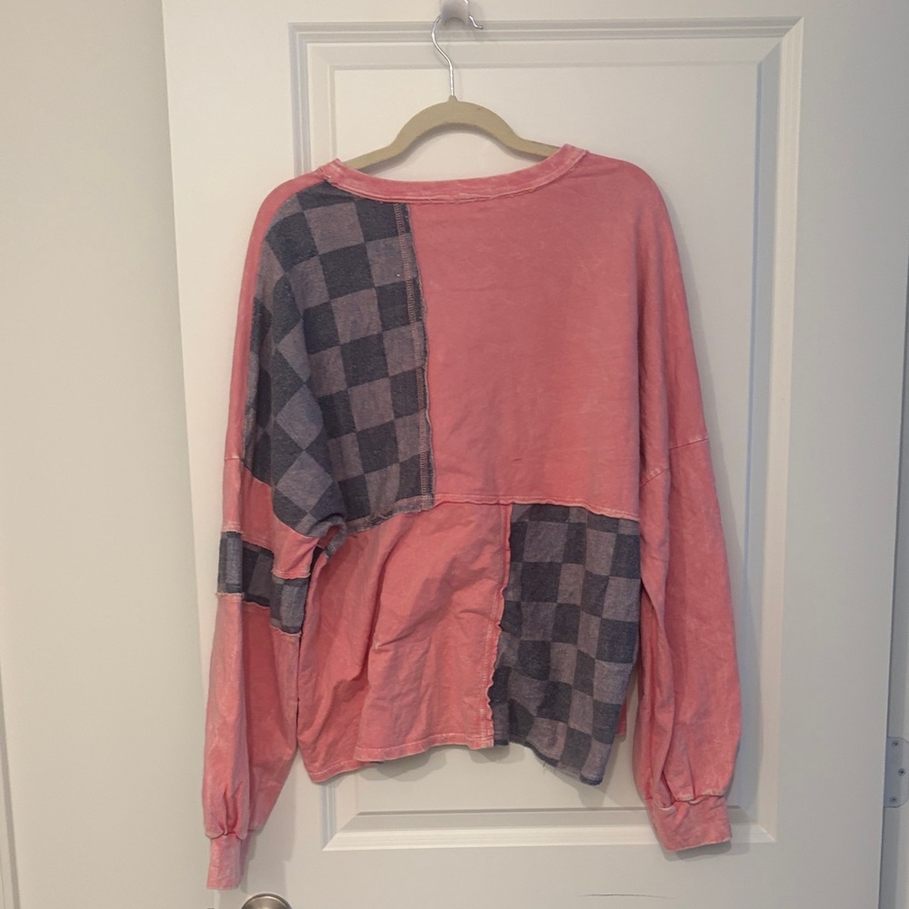 NWOT Pink and Gray Checkered Women's Top - Picture 3 of 3